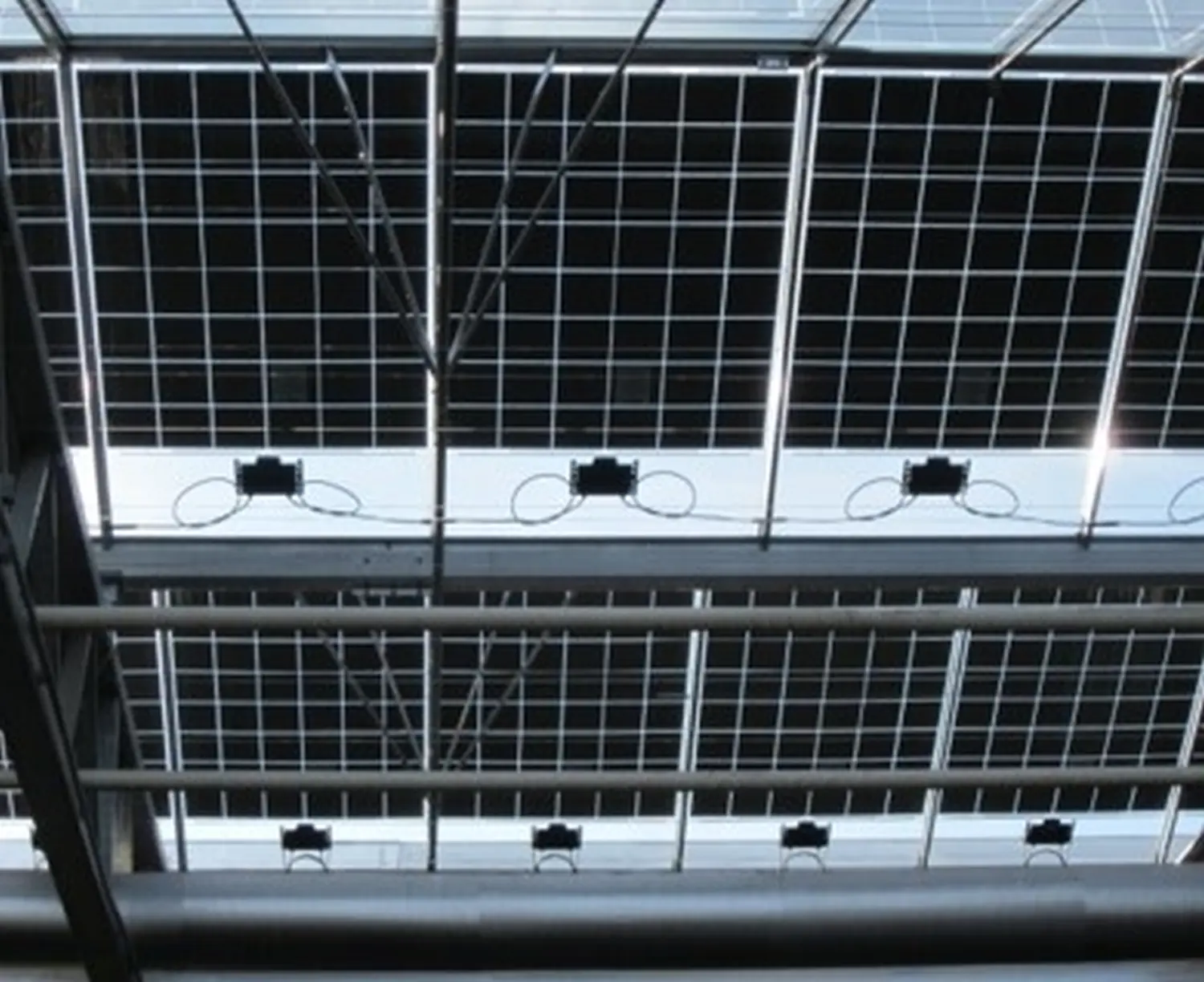PV-Anlage mit verschiedenen Unterkonstruktionen vom Solarzentrum Thüringen