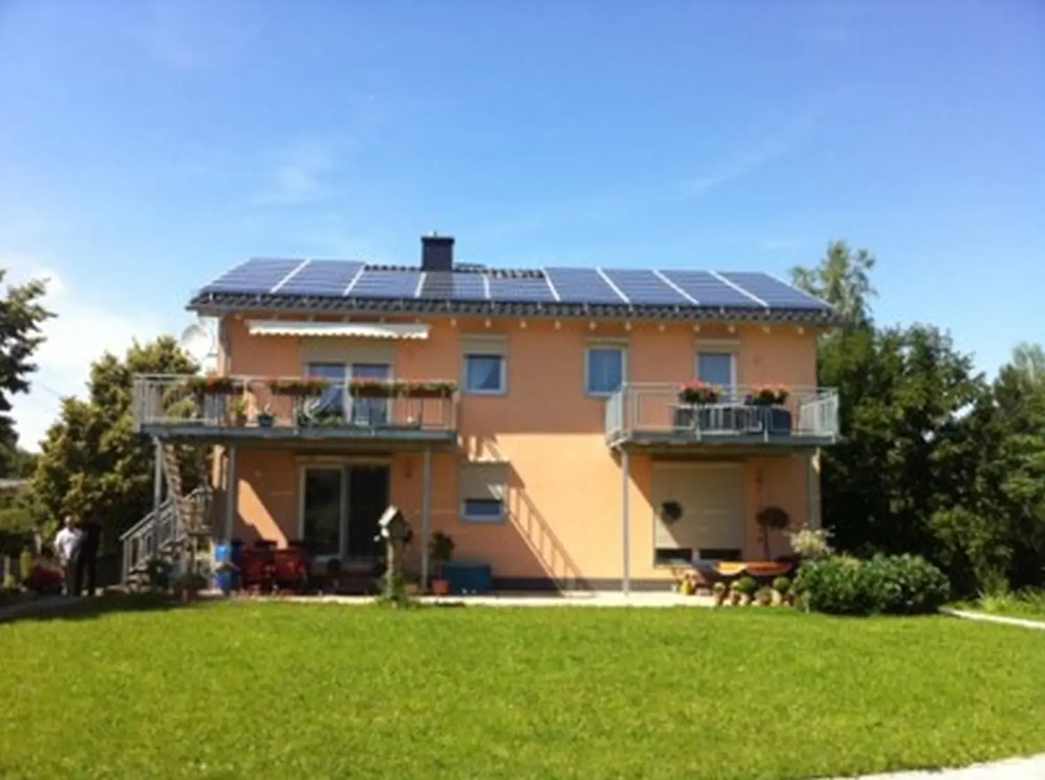 PV-Anlage mit verschiedenen Unterkonstruktionen vom Solarzentrum Thüringen