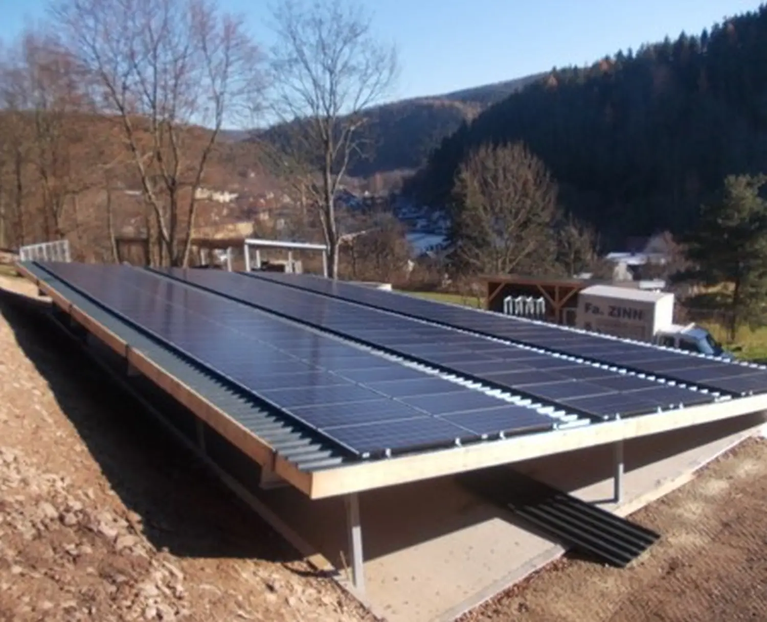 PV-Anlage mit verschiedenen Unterkonstruktionen vom Solarzentrum Thüringen